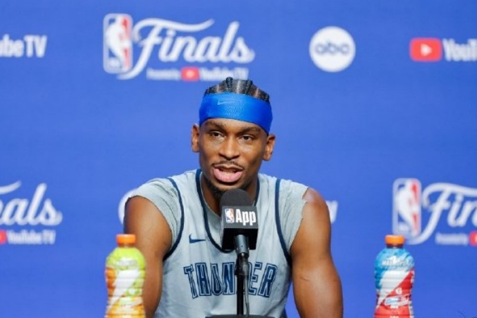 亚历山大单赛季总得分破 3000 分，缔造雷霆传奇篇章